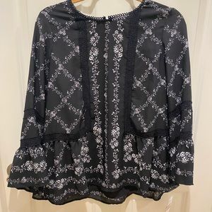 Women’s Fever brand bell sleeve blouse